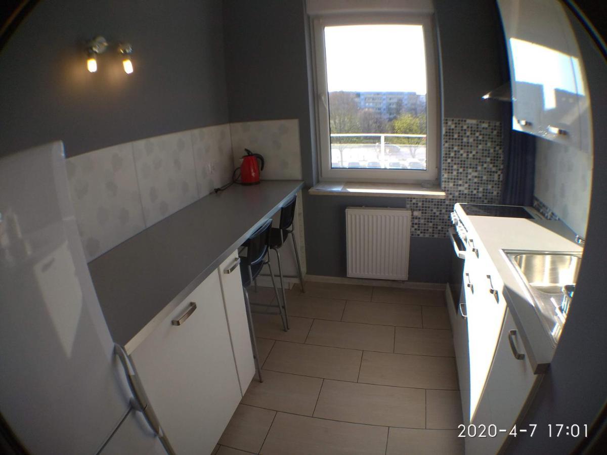 1090 Smialego 38 - Tanie Pokoje W Apartamencie - Samodzielne Zameldowanie - Self Check In Apartment Poznan Ngoại thất bức ảnh