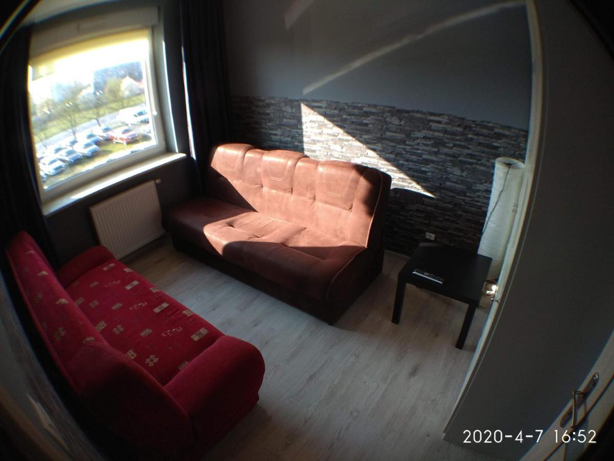 1090 Smialego 38 - Tanie Pokoje W Apartamencie - Samodzielne Zameldowanie - Self Check In Apartment Poznan Ngoại thất bức ảnh