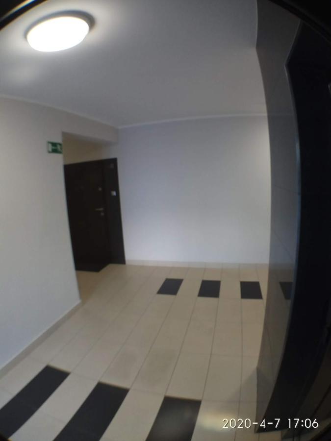 1090 Smialego 38 - Tanie Pokoje W Apartamencie - Samodzielne Zameldowanie - Self Check In Apartment Poznan Ngoại thất bức ảnh